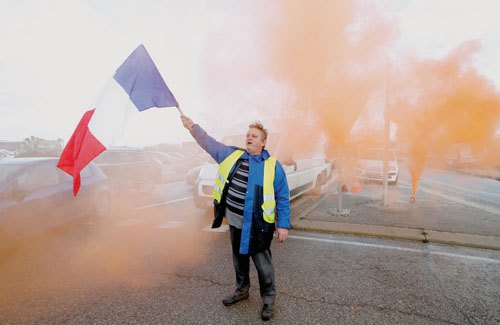 法国大罢工使道达尔三座炼油厂出产受限  ​